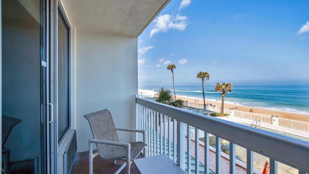 Oceanfront In Daytona Apartment