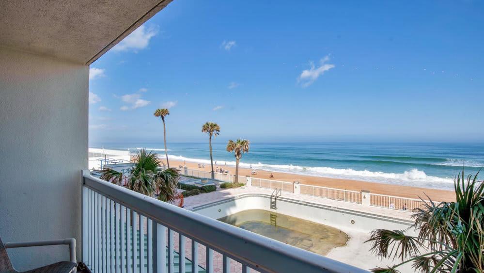 Oceanfront In Daytona * Daytona Beach